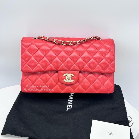 Authentic Chanel Classic Medium double flap in GHW - Picture 3 of 17